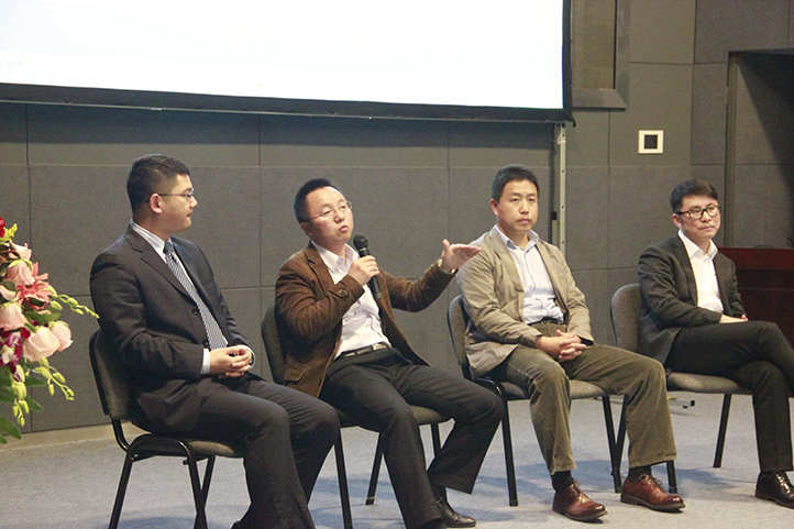 是德科技業(yè)務(wù)拓展經(jīng)理呂寶華先生在圓桌討論中為聽眾解答問題。