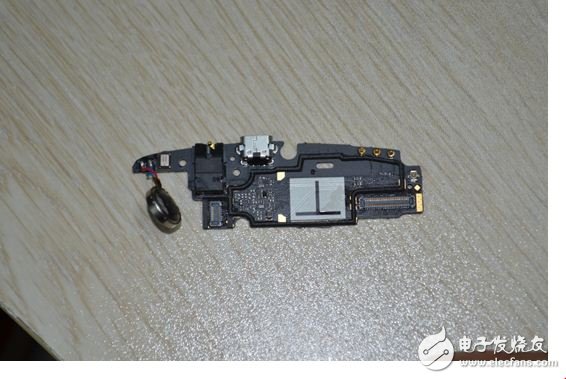 狂魔拆機:四款新智能手機內(nèi)部結(jié)構(gòu)曝光!