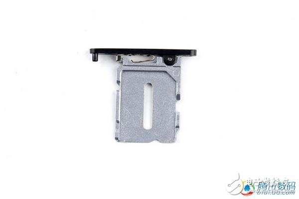 ***同款手機(jī)拆解！YotaPhone雙屏交互如何造？