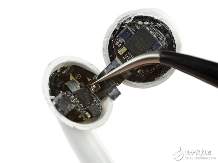 AirPods拆解評測：無修復可能性，所以千萬別弄壞你的AirPods