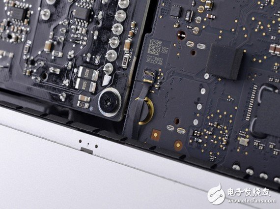 21.5寸4K iMac拆解大曝光，內(nèi)部芯片一覽！