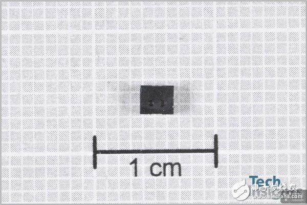 蘋(píng)果iPhone8 Plus專業(yè)拆解報(bào)告：X光照深入IC細(xì)節(jié)