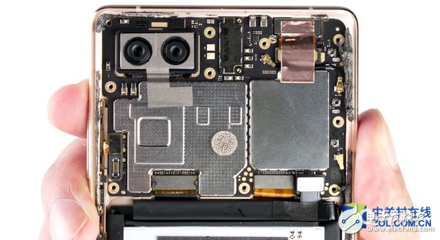 原來(lái)大招還在醞釀中 努比亞Z17S首發(fā)拆解