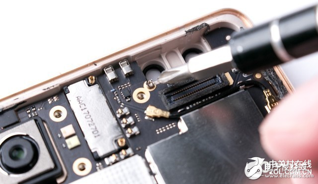 原來(lái)大招還在醞釀中 努比亞Z17S首發(fā)拆解