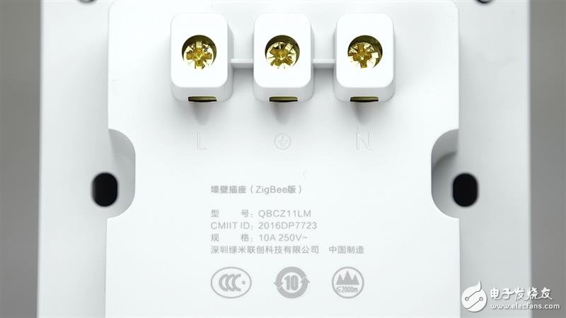 綠米Aqara智能墻壁插座拆解：這工藝 服了！